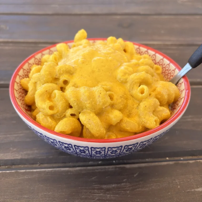 Fideos con crema de zanahorias y castañas de cajú